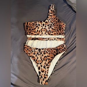 Cheetah print one shoulder one-piece bathing suit